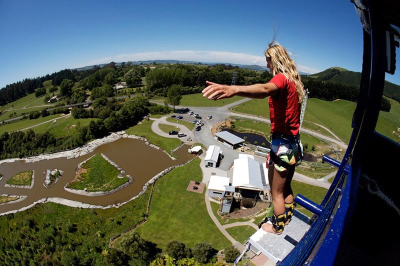 Bungy jump na ilha norte da Nova Zelândia