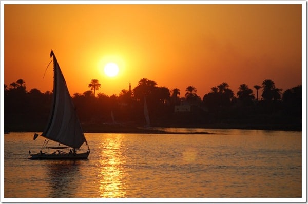 Passeio de barco no Egito