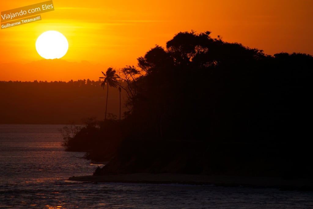 Pôr-do-sol em Tibau do Sul.