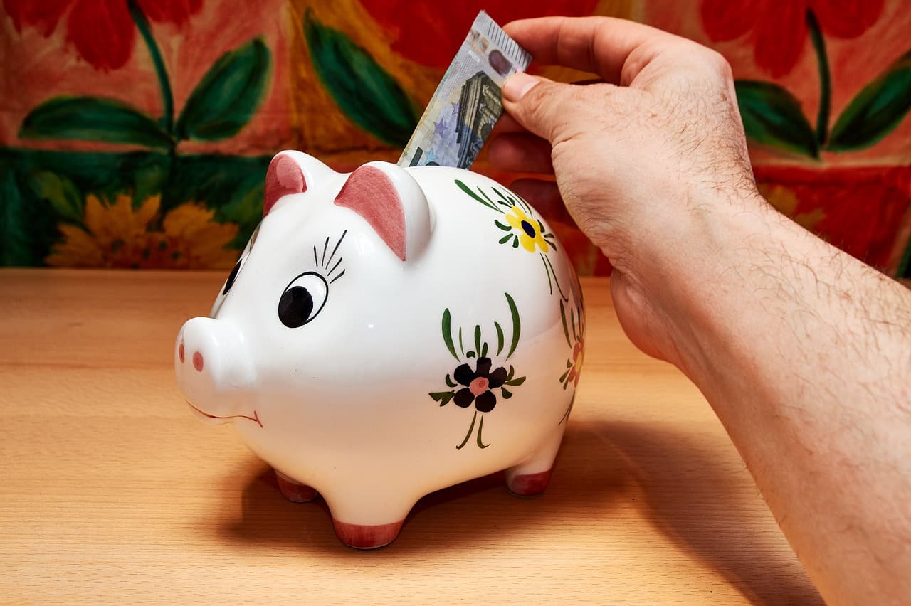 como guardar dinheiro para viajar