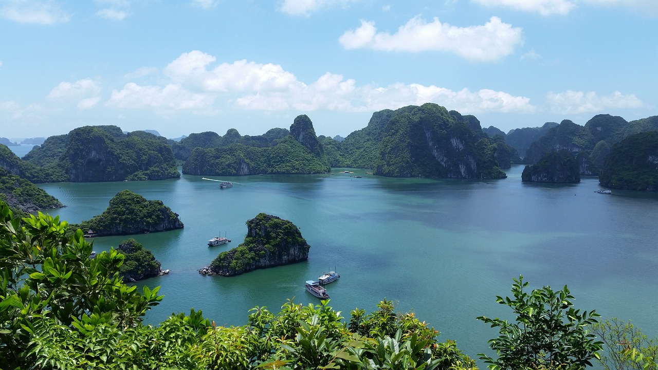 Roteiro no Sudeste Asiático Halong Bay
