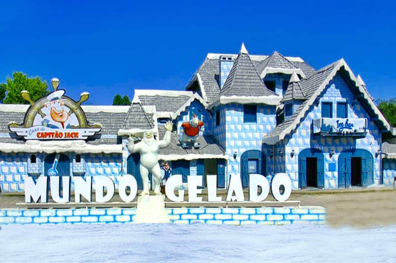 aldeia do papai noel em Gramado limpador de chaminés