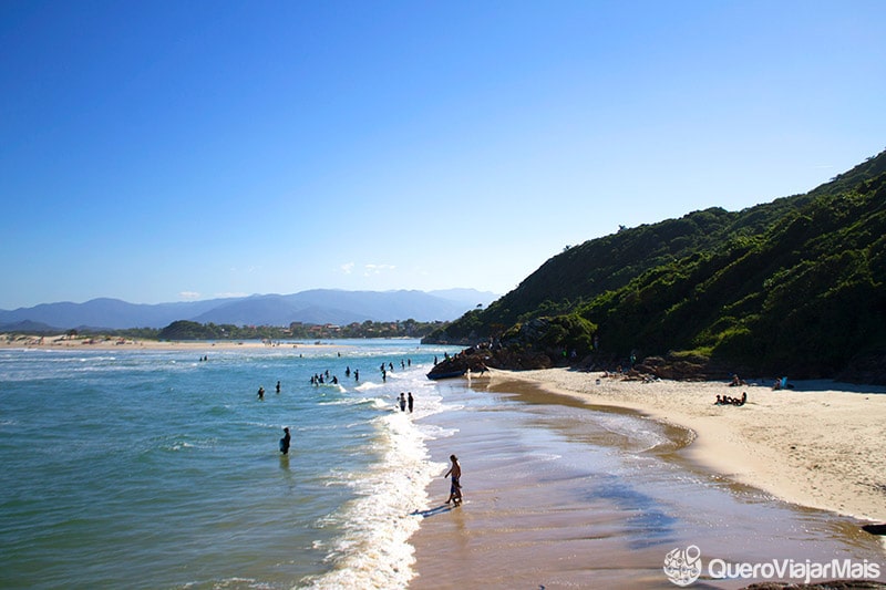 Praia da Guarda do Embaú / SC