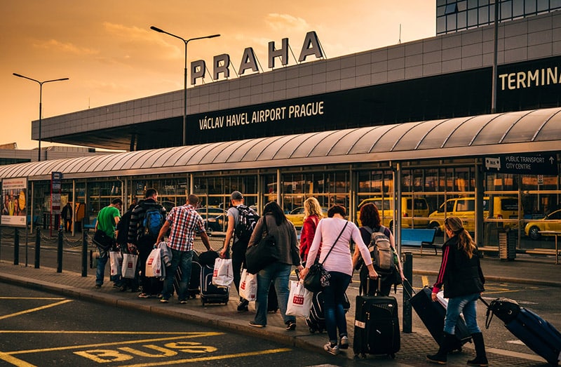 Como sair do aeroporto de Praga