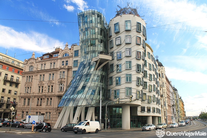 Onde fica o prédio torto em Praga O que fazer em Praga em 2 dias