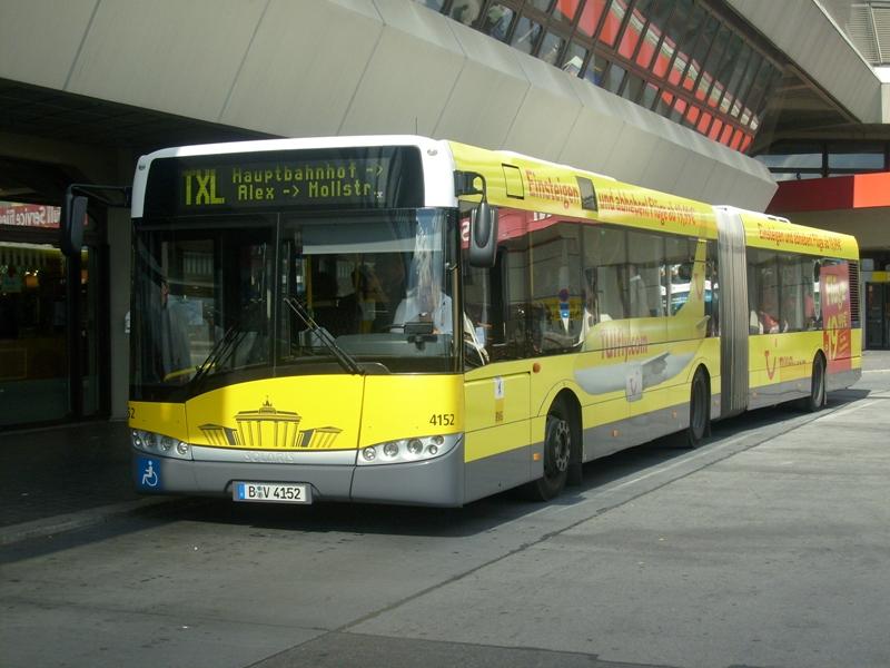 Ônibus saindo do aeroporto de Berlim