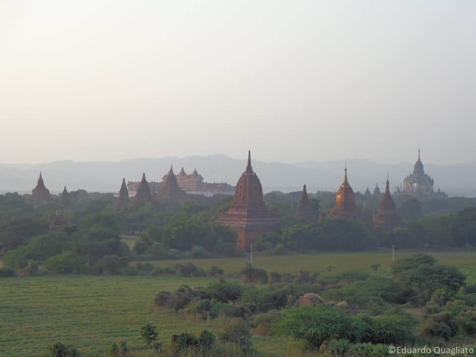 Templos em Bagan, em Myanmar