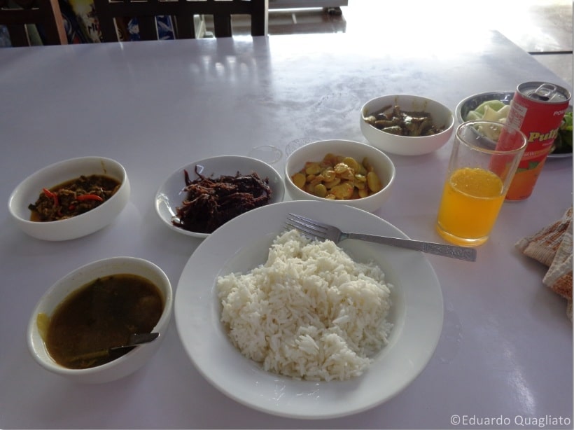 Comida típica no Myanmar