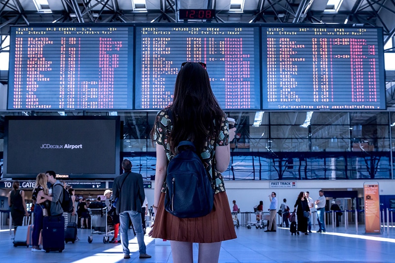 Com qual antecedência chegar no aeroporto