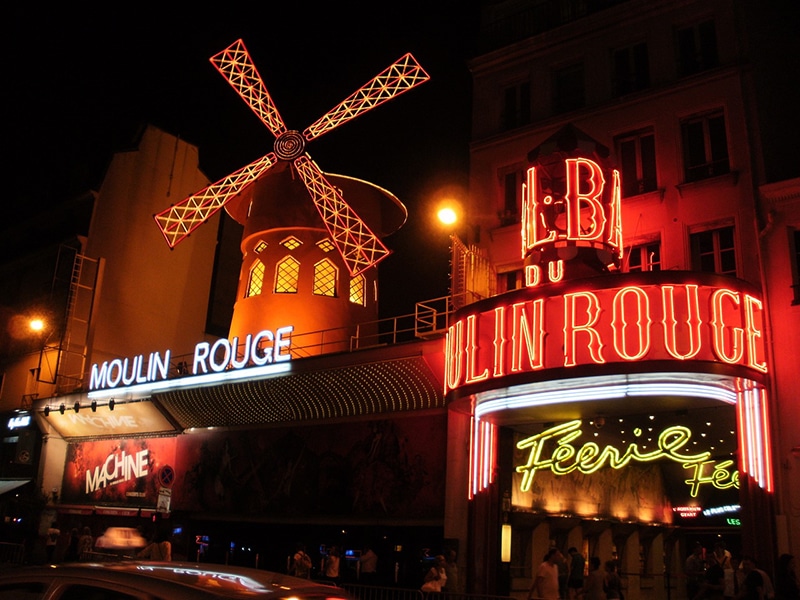 Ingresso para um show no Moulin Rouge