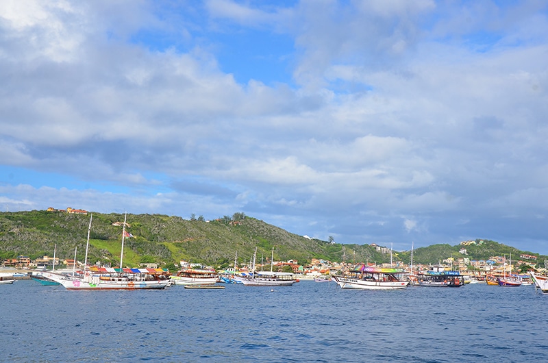Praia mais central em Arraial do Cabo Praia de onde partem os barcos de Arraial do Cabo