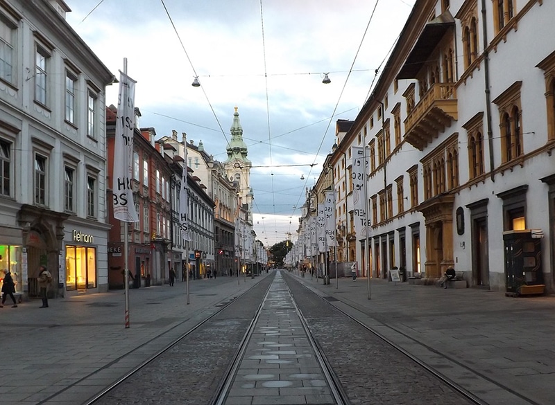 Visitar cidade de trem a partir de Viena