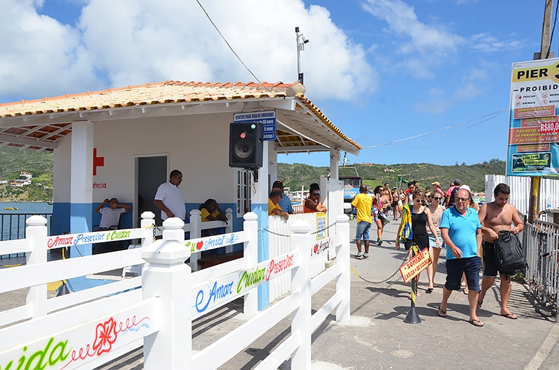 Barco que chega mais cedo na Ilha do Farol