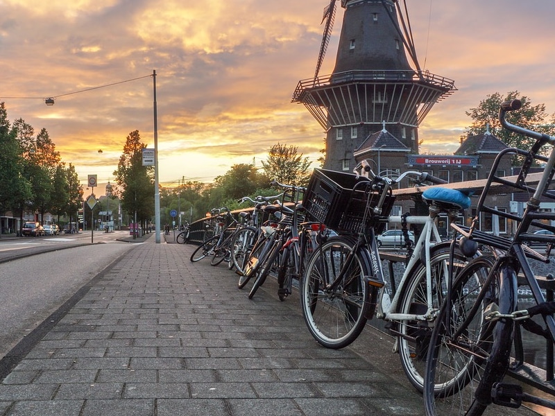 Onde tem ciclovia em Amsterdam?