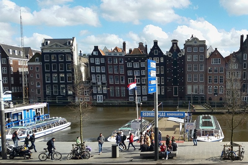 Onde pegar ferry em Amsterdam?