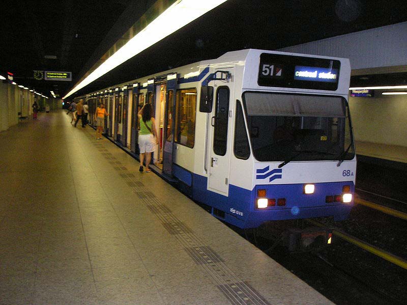 Andar de metrô em Amsterdam