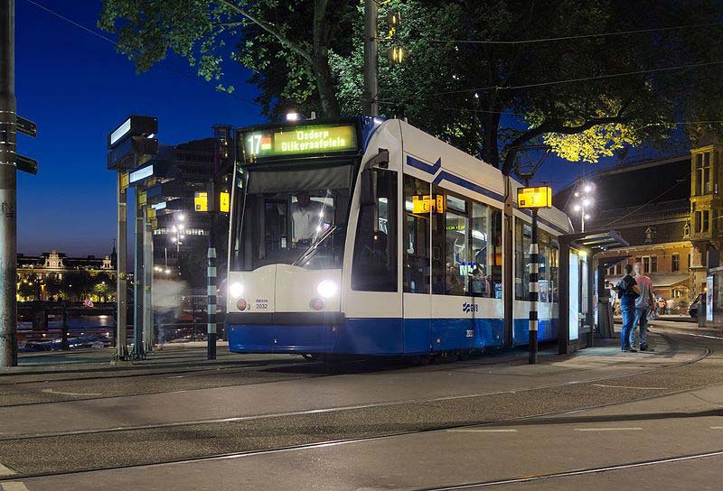 Andar de tram em Amsterdam