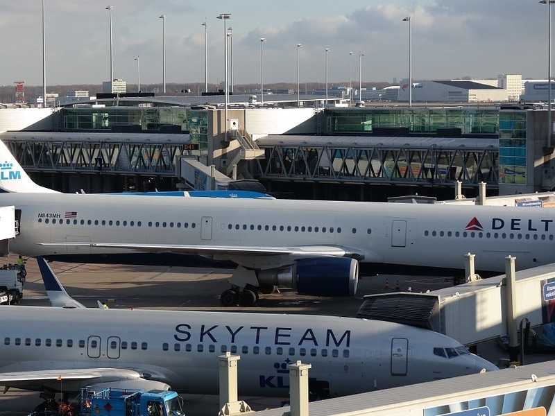 Transfer aeroporto de Amsterdam centro Quantos terminais tem o aeroporto de Amsterdam