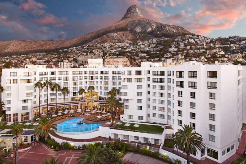 hotel que atende em português em Cape Town
