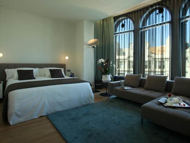 Qual o mais luxuoso hotel em Barcelona?