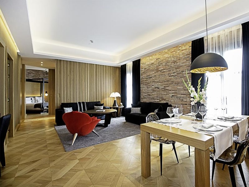 Maior e melhor hotel em Barcelona cinco estrelas Qual o maior e melhor hotel em Barcelona cinco estrelas