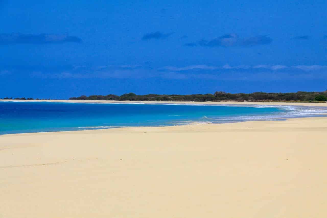 Qual a melhor praia desértica do mundo 