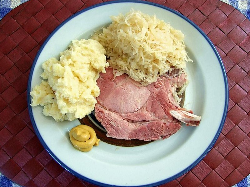Pratos com carne de porco na Alemanha
