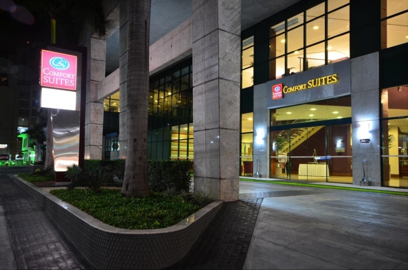 Hotel com piscina em Vitória