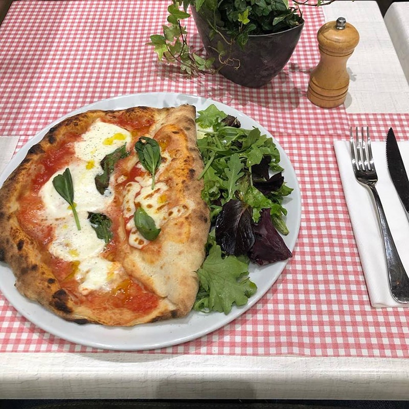 Comida italiana na França