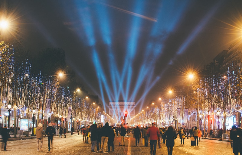 Réveillon na avenida Champs-Élysées