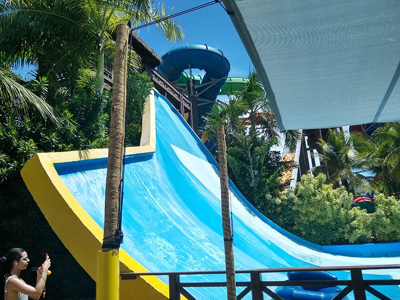 Diversão no Beach Park Brinquedos para curtir o Beach Park