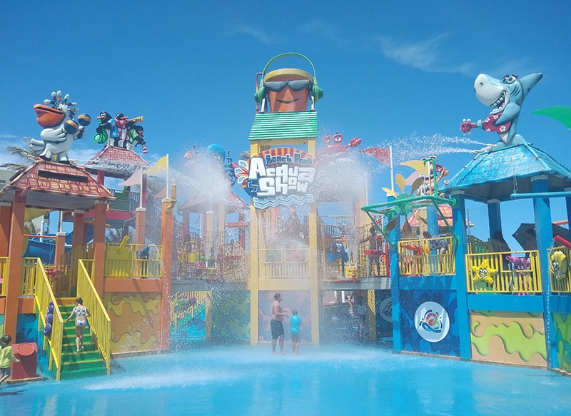 Parques para crianças no Beach Park Parques para crianças