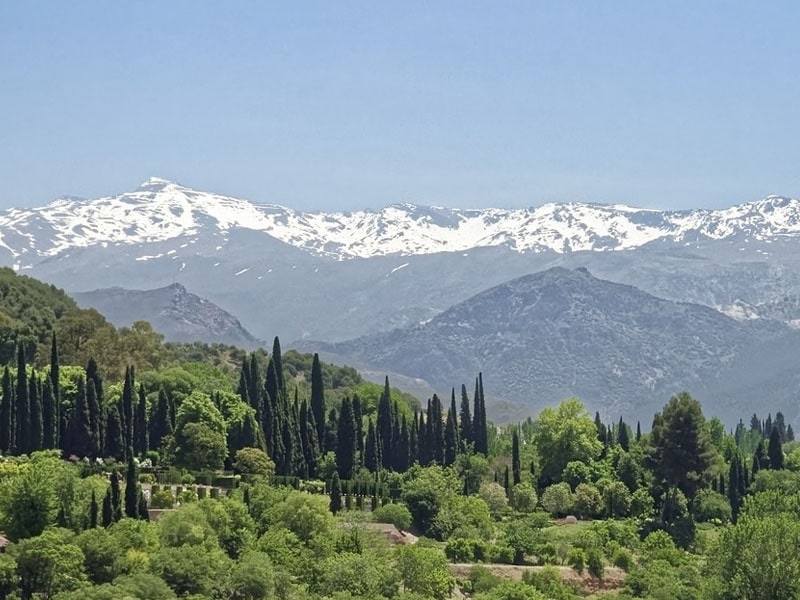 Quando tem neve em Sierra Nevada?