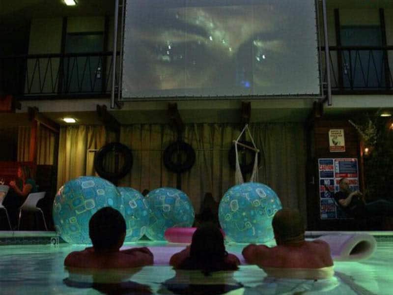 Cinema na piscina em San Diego