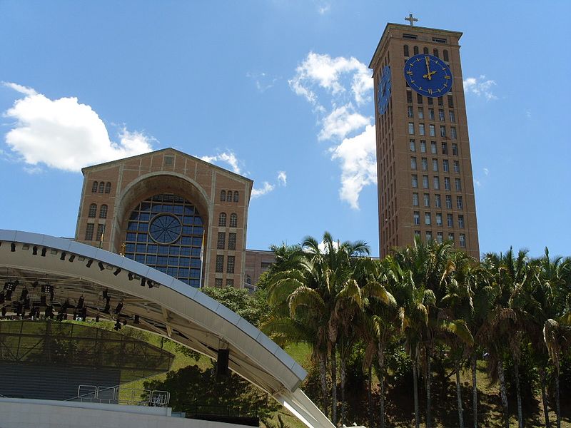 Tour para família no Santuário de Nossa Senhora Aparecida