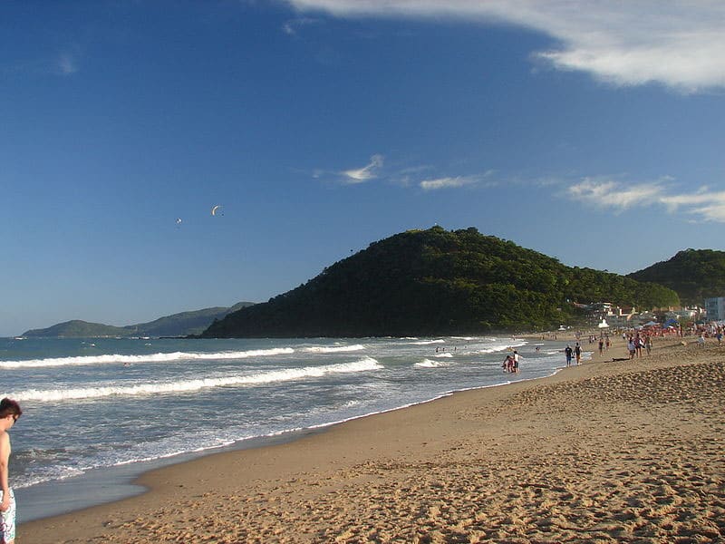 praias balneario camboriu ao vivo