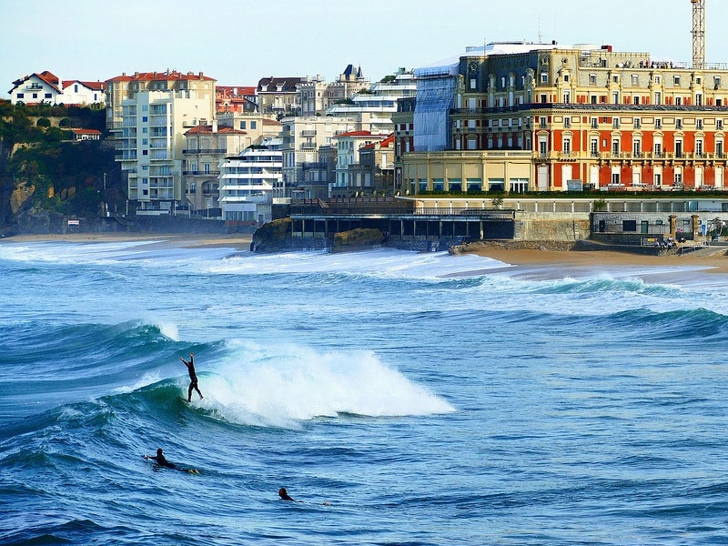 onde surfar na França