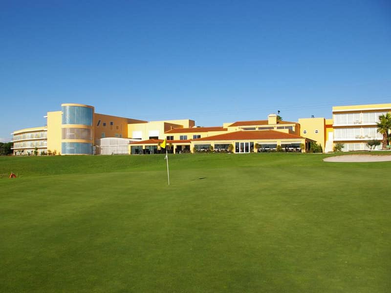 hotel com campo de golfe