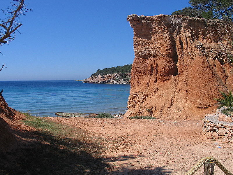 praia vermelha ibiza