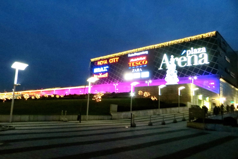 Shopping Arena Plaza