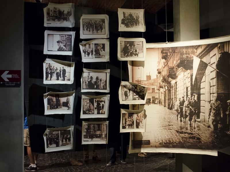 Museu de Guerra em Varsóvia dicas da Polonia