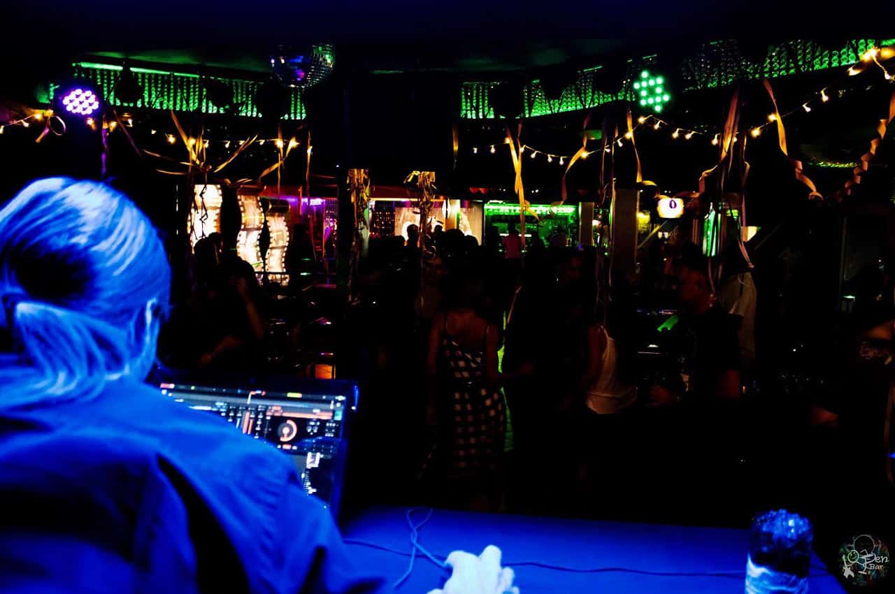 Noite em Balneário Camboriú bar de rock em Balneário Camboriú