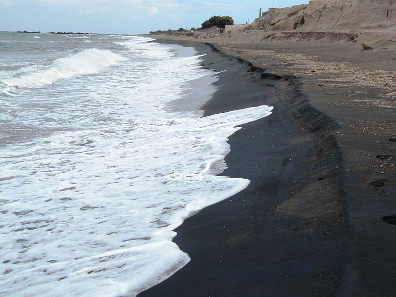 Praia Preta Santorini