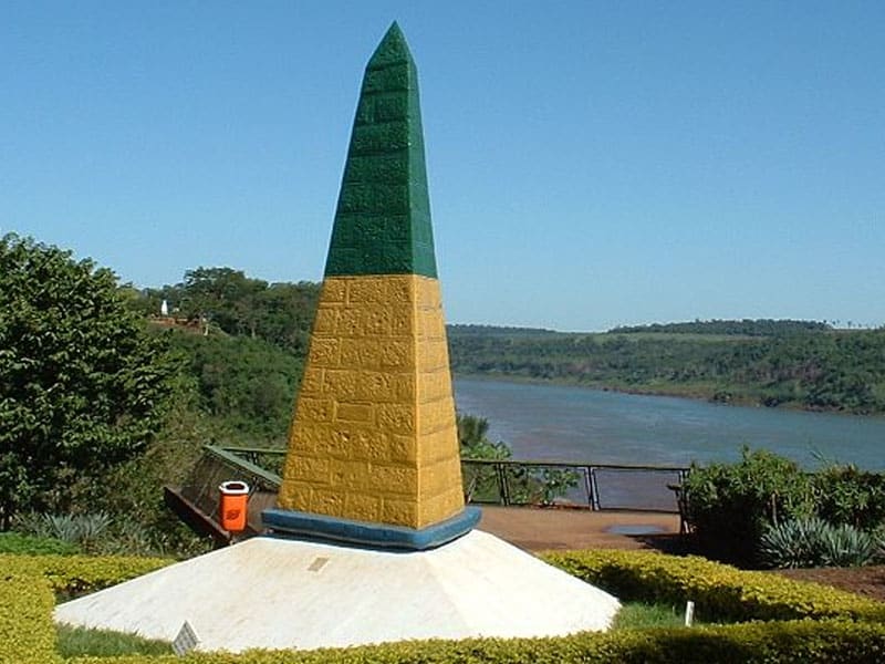 pontos turísticos ciudad del este Marco das Três Fronteiras