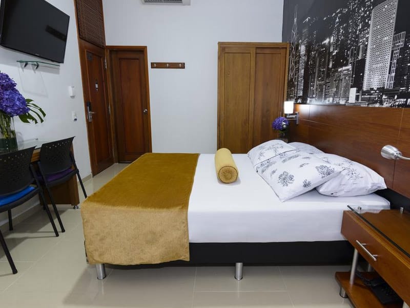 hotel perto do atanasio girardot