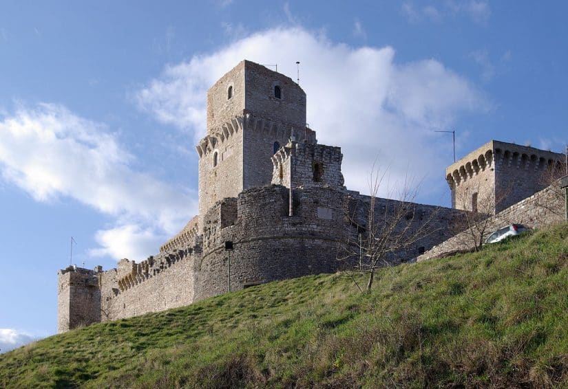 Roteiro em Assis, Itália, com Rocca Maggiore