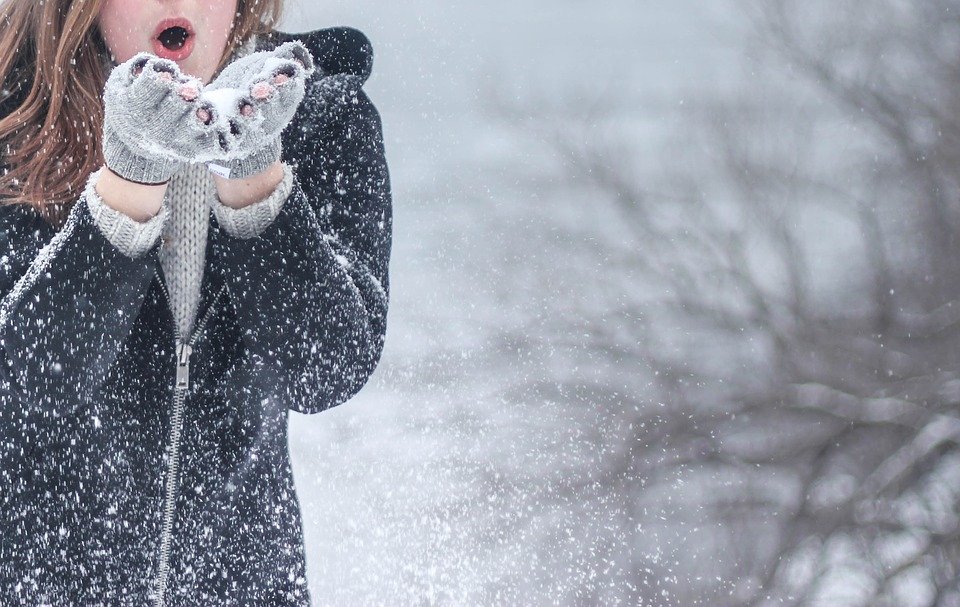 Neve na Finlândia roupas para o inverno europeu
