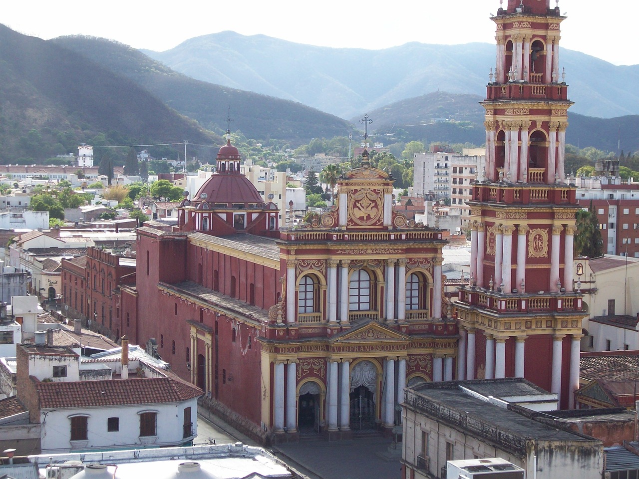 o que fazer em salta a noite