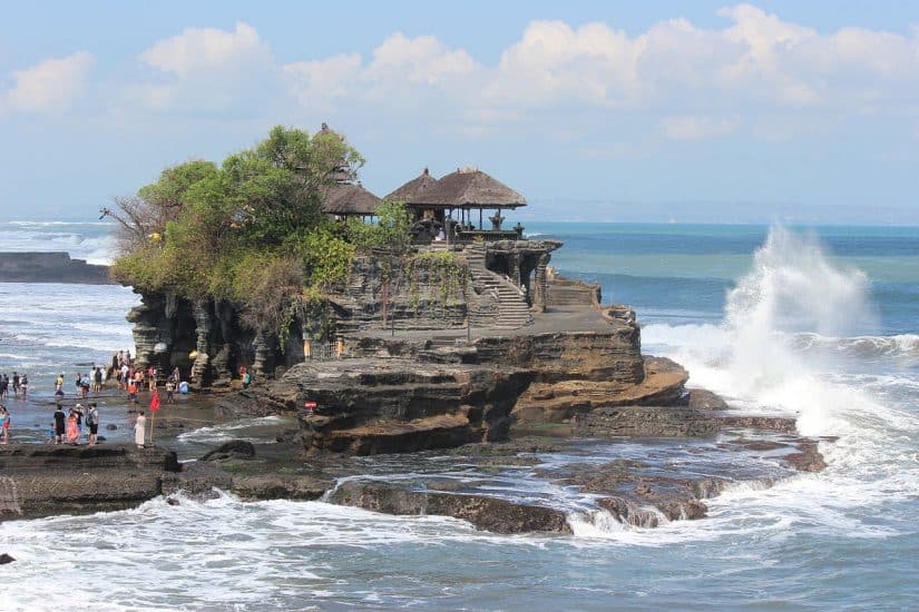 Templos são pontos turísticos de Bali