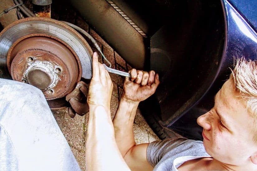 Dicas para economizar na viagem Carro alugado quebrou